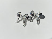 Load image into Gallery viewer, Sterling Silver Bow Studs