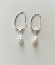 Load image into Gallery viewer, Sterling Silver Pearl Drop Earrings