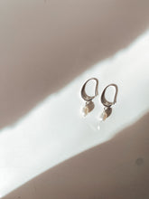 Load image into Gallery viewer, Sterling Silver Pearl Drop Earrings
